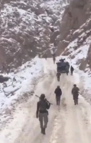 Mehmetçik zorlu şartlarda vatan nöbetinde