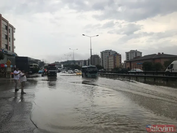 Meteoroloji uyarmıştı! Pendik'te araçlar mahsur kaldı, trafik durdu - 14