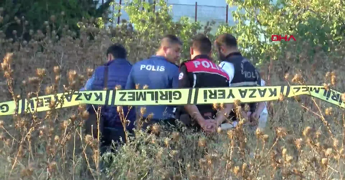 Güngören'de okulun yanındaki boş arazide ceset bulundu (Video)