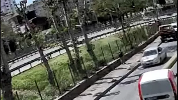 trafik-polisi-hayat-kurtardi-kalem-yardimiyla-ilk-mudahale-yapti-1652090416903.jpg Trafik polisi hayat kurtardı! Kalem yardımıyla ilk müdahale yaptı-4