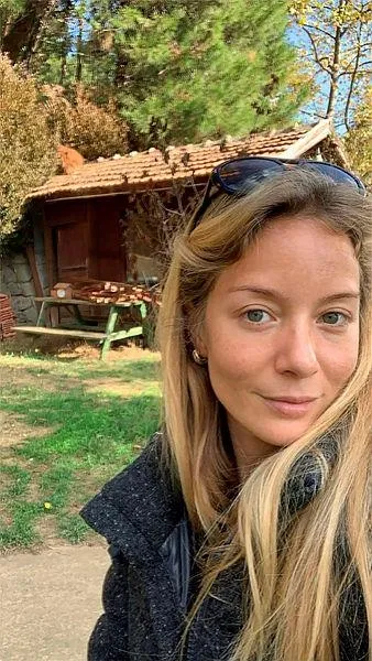 Bade İşçil'den Hande Erçel ve Demet Özdemir'e 'servet' göndermesi!