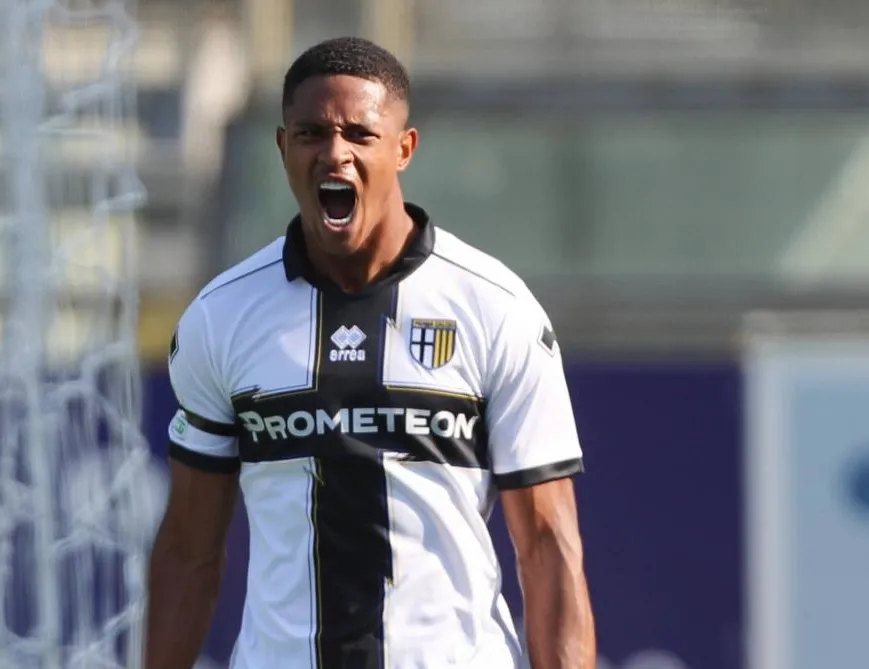 Oosterwolde artık Sarı-Lacivert