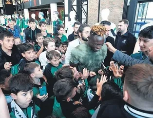 Dan Agyei’ye sevgi seli