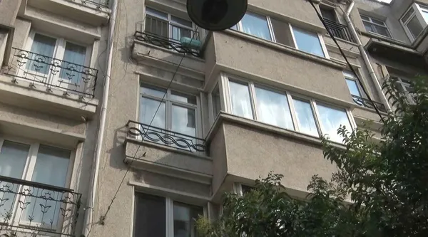 Cihangir'de kan donduran olay! Kız kardeşini meyve bıçağıyla katletti! Önce 20 kez bıçaklayıp öldürdü sonra kendini 3. kattan attı-6