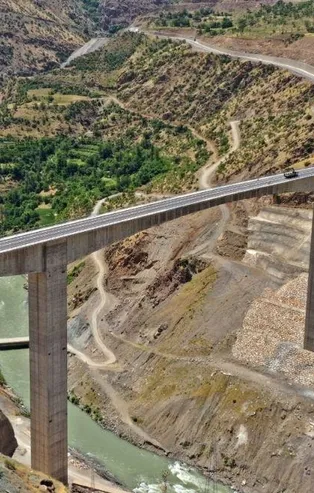 Türkiye'nin en yüksek köprüsü olan "Botan Çayı Beğendik Köprüsü" Başkan Erdoğan'ın katılımıyla açılacak! O mesafe  5 saatten 2 saate düşüyor