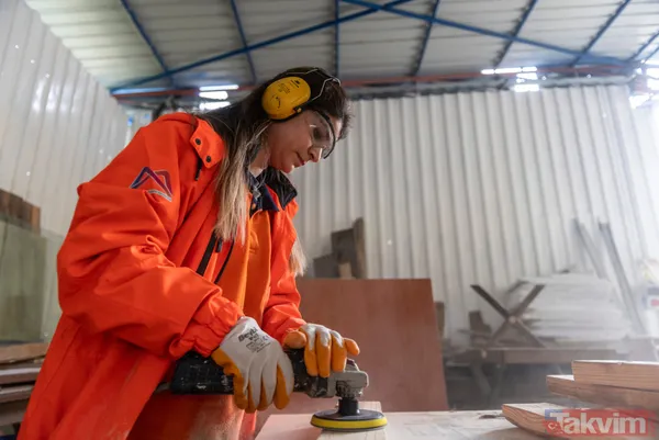 Tüm algıları yıktı! 27 yaşındaki ikiz annesi marangozlukla ailesini geçindiriyor - 2