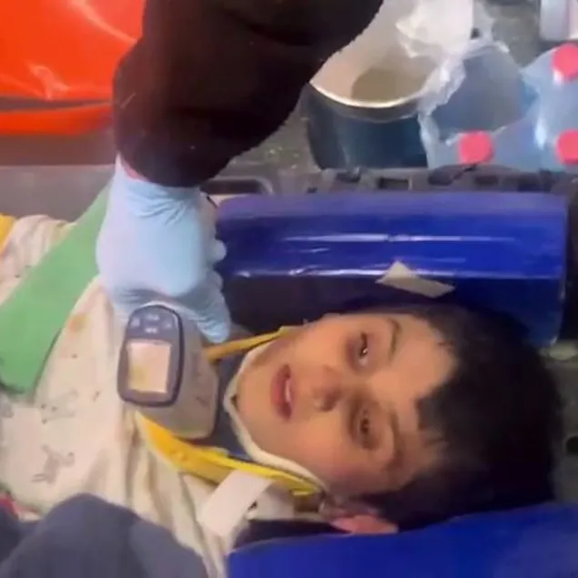 156 saat sonra kurtarıldı! Damacana su istedi