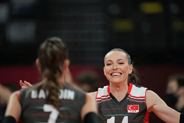 turkiye-rusya-maci-sonucu-filenin-sultanlari-turkiye-rusya-voleybol-maci-sonucu-1627891091227.jpg