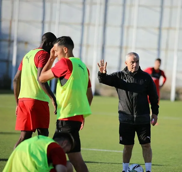 Kanarya için yeni test! Fenerbahçe mi Sivasspor mu? Forvette kim oynayacak?-6