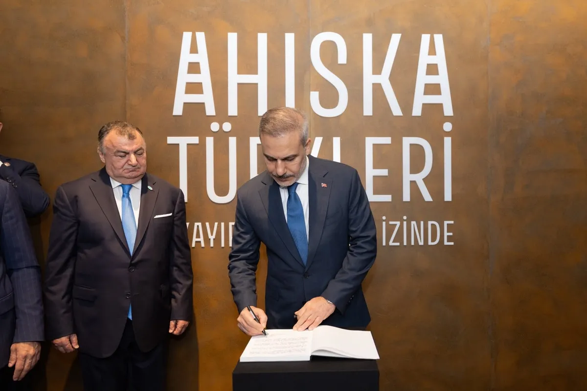 1781375759163.jpeg Bakan Fidan'dan AKM'de açılış: "Kayıp Sürgünün İzinde" sergisi başladı-5