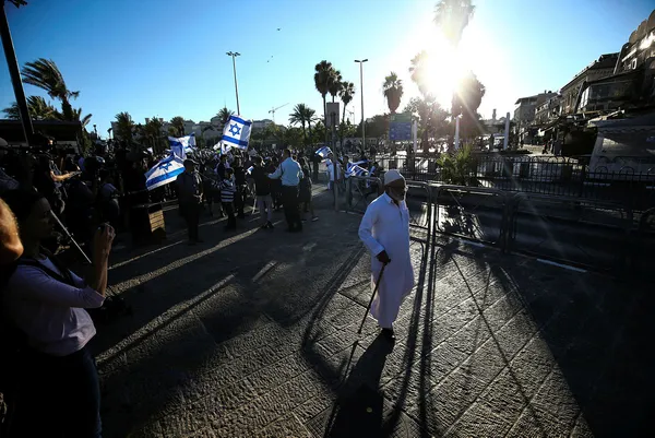 israil-polisinden-kuduste-filistinlilere-mudahale-33-yarali-1623786891783.jpg İsrail polisi Kudüs’te Filistinlilere saldırdı: 33 yaralı-4