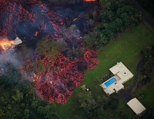 Hawaii’de Kilauea Yanardağı'nın püskürttüğü lavlar felakete neden oldu!