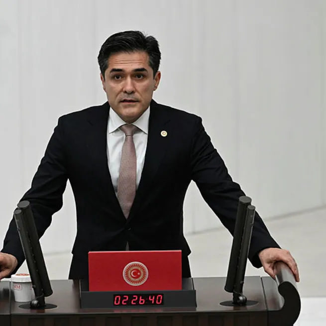 İYİ Partiden peş peşe yerel seçim açıklamaları! Yenilgi geldi ortaklık bitti! Buğra Kavuncu: Yerel seçimlere tek girecek gibi hazırlık yapmalıyız