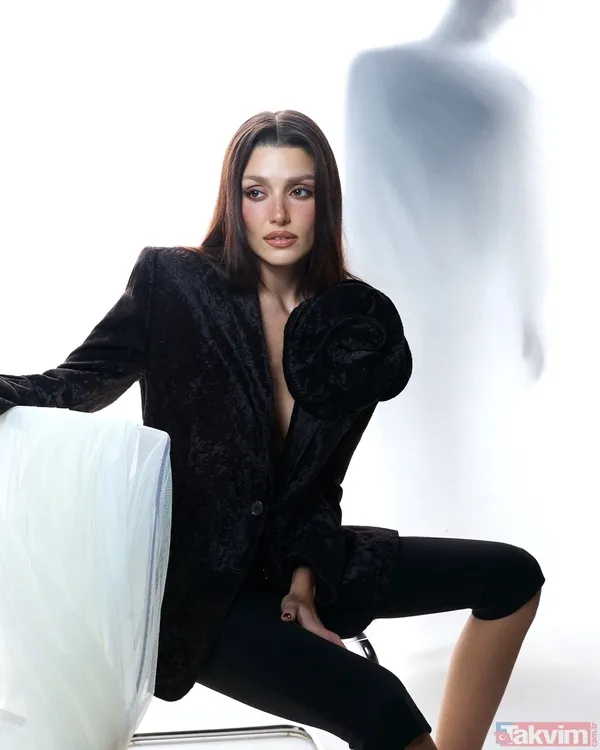 Hande Erçel’in Demet Akalın’a “Ben bile bu kadar rüküş olamam” dedirten tarzı sınıfta kaldı - 11