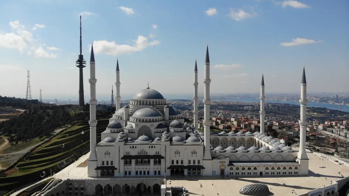 diyanet-12-haziran-cuma-hutbesini-yayimladi-hicri-yeni-yil-mesaji-one-cikti-1781189891031.jpg Diyanet 12 Haziran Cuma hutbesini yayımladı: Hicri yeni yıl mesajı öne çıktı-7
