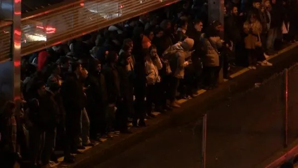 İstanbul kilit: Trafik yoğunluğu akşam saatlerinde yüzde 83'e ulaştı-4