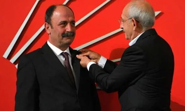 kilicdaroglunun-bayrak-hazimsizligi-olan-danismani-nusirevan-elciden-skandal-savunma-1673474505052.jpeg Kılıçdaroğlu'nun bayrak hazımsızlığı olan danışmanı Nuşirevan Elçi'den skandal savunma!-9