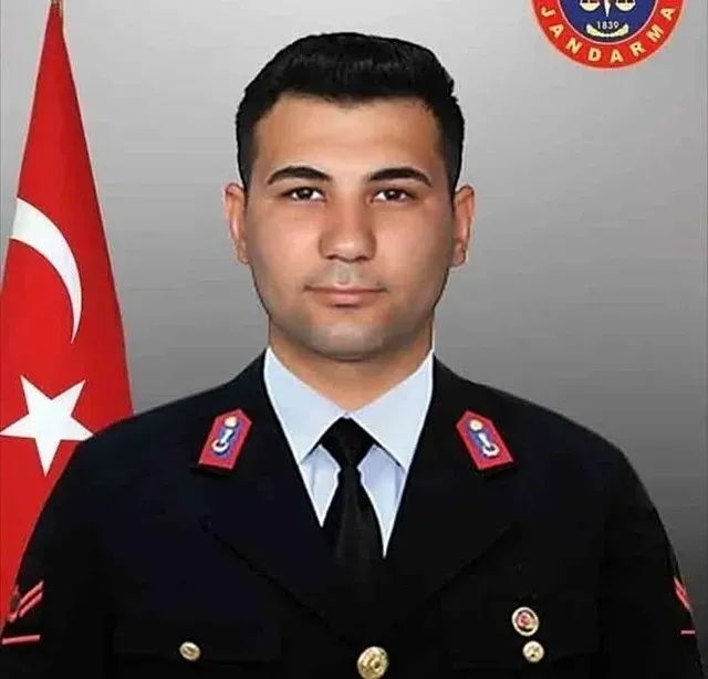 Bursa Adliyesi’ndeki dehşetin görüntüleri çıktı: Silahı tekerlekli sandalye ile sokmuş-4