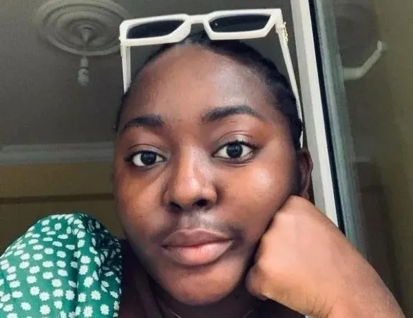 Gabonlu Dina (Takvim arşiv)