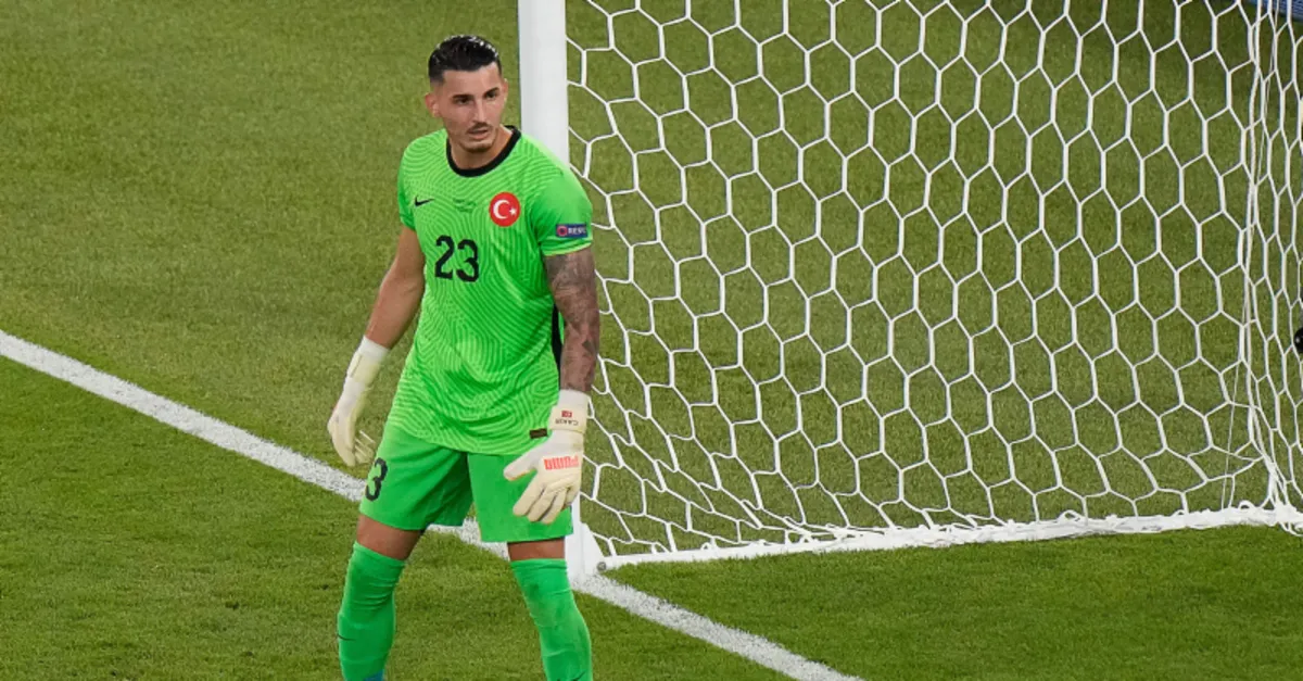 Uğurcan Çakır EURO 2020’nin zirvesinde! Eleştiri oklarının hedefi olmuştu ama...