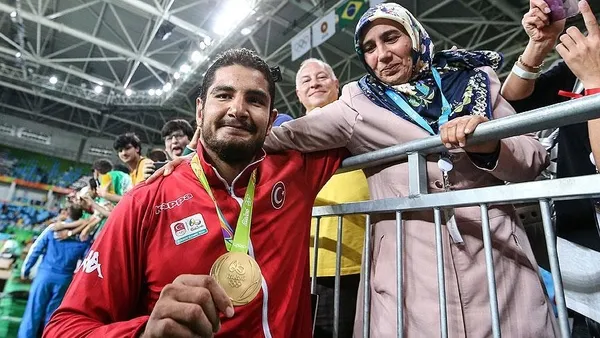 olimpiyat-dunya-ve-avrupa-sampiyonu-taha-akgul-tokyo-olimpiyalarina-1-ay-kalmasina-ragmen-gundemin-futbol-olmasina-sitem-etti-1624266782398.jpg Olimpiyat Dünya ve Avrupa şampiyonu Taha Akgül Tokyo Olimpiyatları'na 1 ay kalmasına rağmen gündemin futbol olmasına sitem etti-8