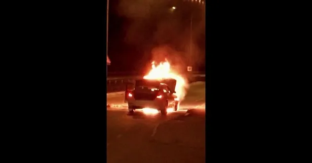 Lüks araç gece yarısı alev topuna döndü! Film izler gibi izledi