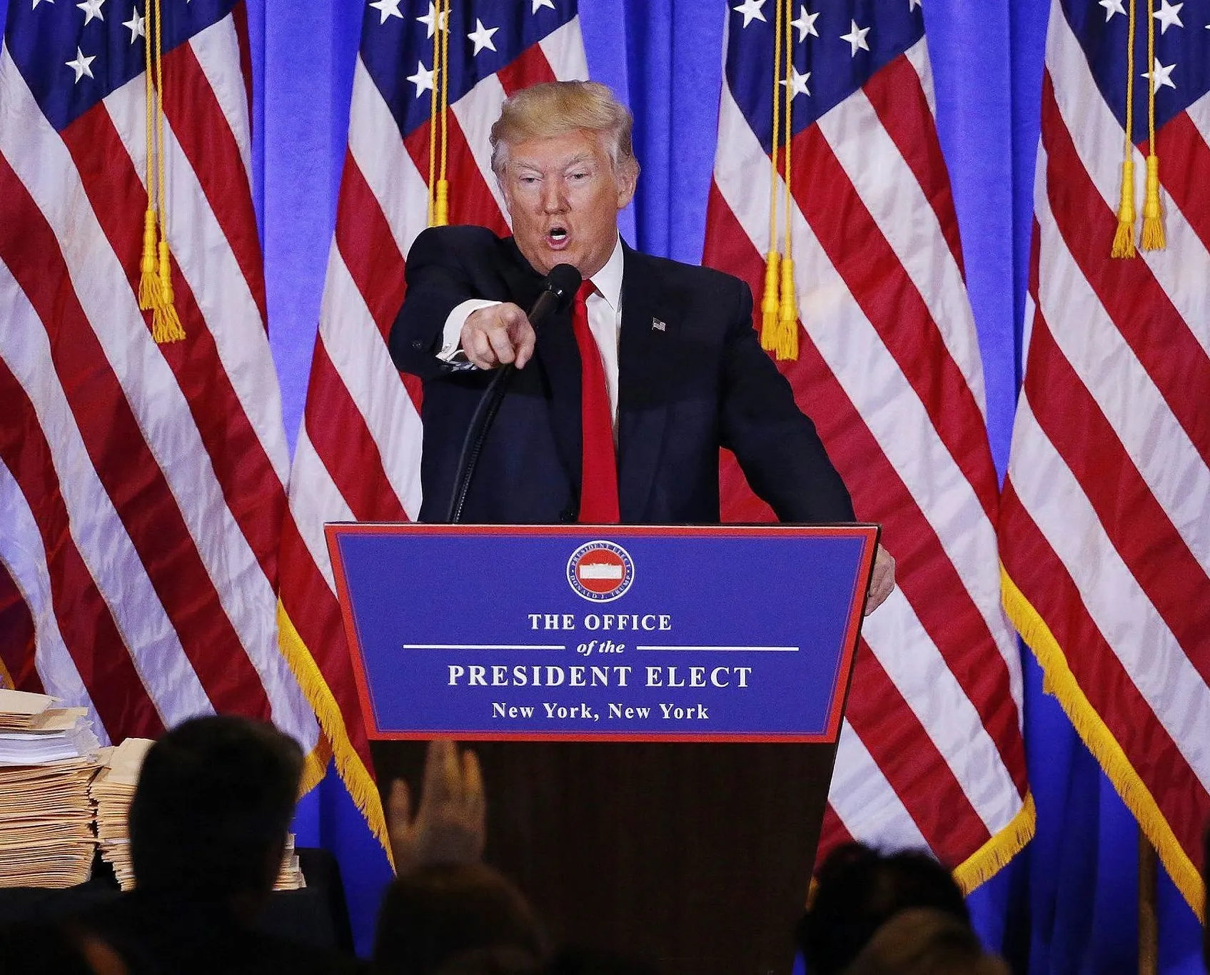 Trump CNN’in fişini çekti!