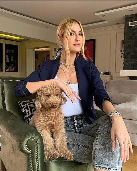 cagla-sikel-ask-orucunu-bozdu-erciyesin-zirvesinde-deniz-sahinle-sarmas-dolas-romantik-anlar-1646680137522.jpeg Çağla Şıkel aşk orucunu bozdu! Erciyes'in zirvesinde Deniz Şahin'le sarmaş dolaş romantik anlar-7