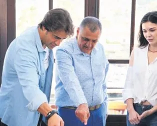 Künefe yeme dersi aldı