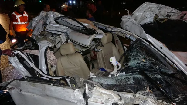 Isparta'da feci kaza! Ortalık savaş alanına döndü-4