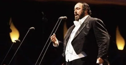 6 Eylül Hadi ipucu sorusu nedir? Luciano Pavarotti'nin elinde tuttuğu aksesuar nedir?
