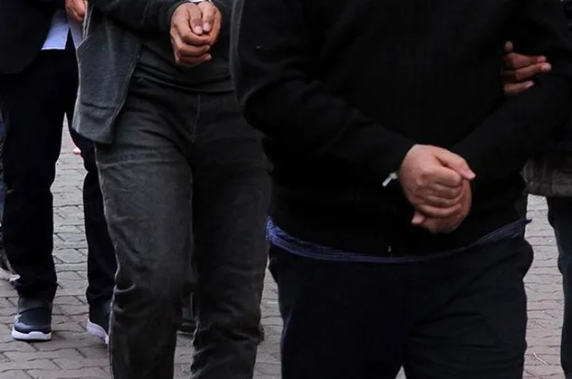 Son dakika: Balıkesir'de jandarma 57 aranan şahsı yakaladı