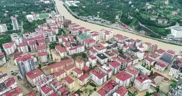 SON DAKİKA: Rize ve Artvinde sel! 6 kişi öldü 50ye yakın yapı yıkıldı 3 kişi kayıp