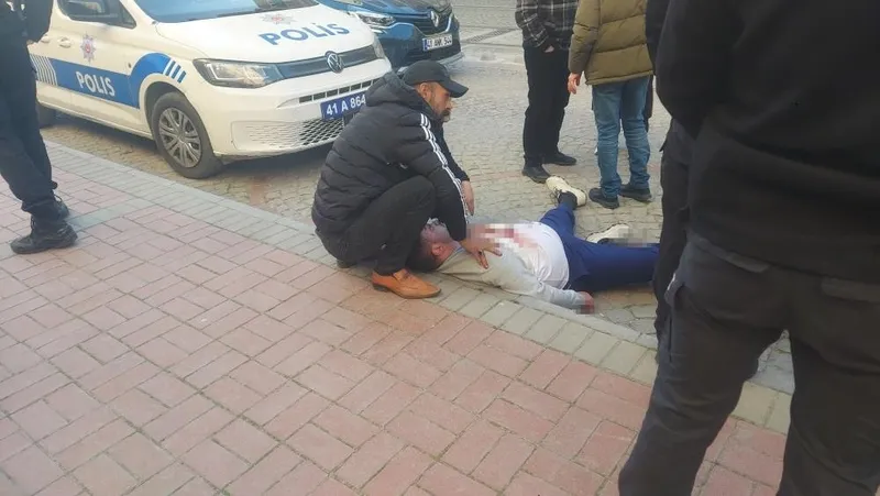 cinsel-istismar-davasi-olumle-sonuclandi-emrah-celiksoyu-kalbinden-bicakladi-1773241866667.jpeg Cinsel istismar davası ölümle sonuçlandı: Emrah Çeliksoy’u kalbinden bıçakladı-3