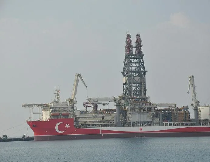 Abdülhamid Han kırmızı beyaza boyandı!