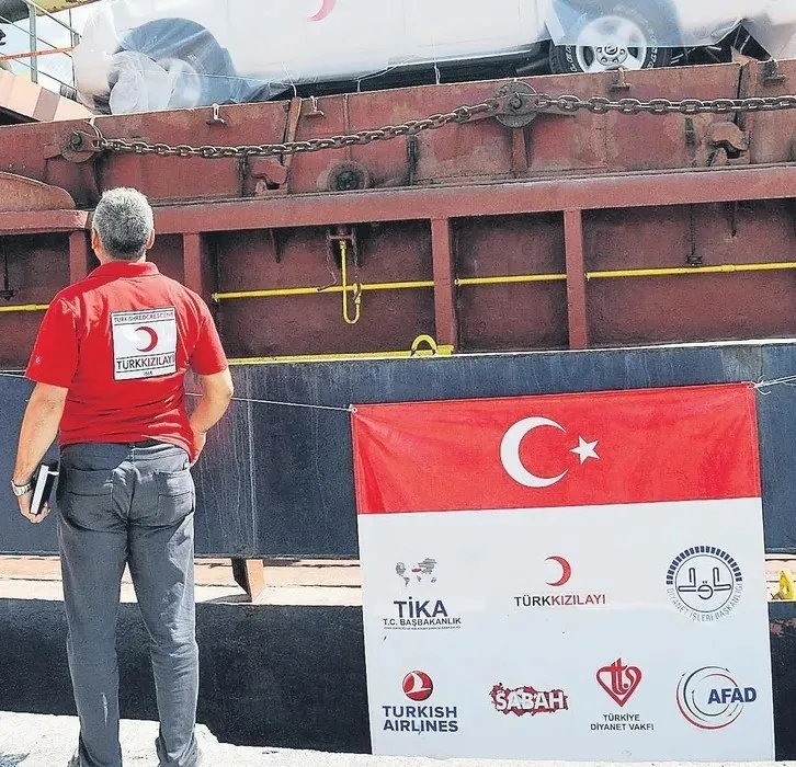 somalide-merhametin-turkuvaz-tonu-kitlikta-yardim-eli-kalkinmada-is-birligi-berat-albayrakin-temelini-attigi-f-1775974907719.jpeg Somali'de merhametin "Turkuvaz" tonu! Kıtlıkta yardım eli kalkınmada iş birliği: Berat Albayrak'ın temelini attığı filo petrol arıyor-4