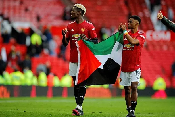 manchester-unitedin-dunyaca-unlu-yildizlari-amad-diallo-ve-paul-pogbadan-filistine-destek-1621374981760.jpeg