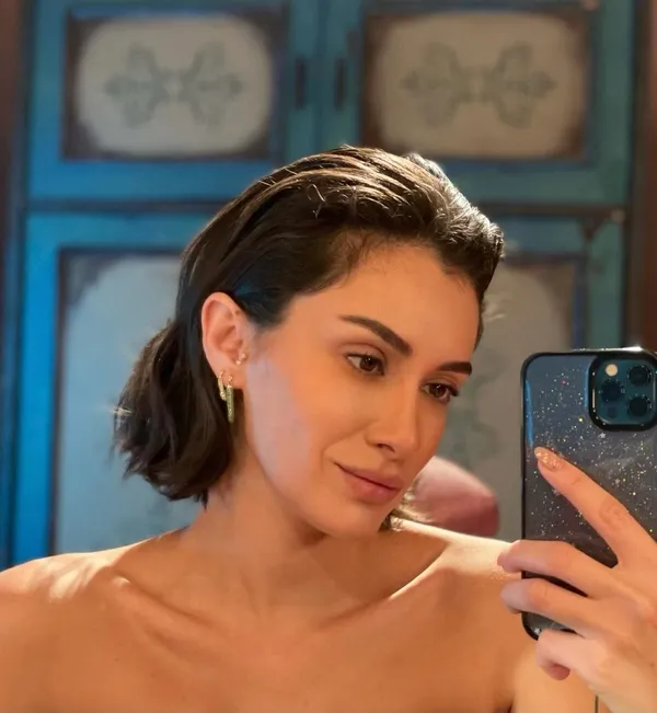 annemizi-saklarkenin-handani-hande-dogandemir-tarziyla-olay-oldu-super-minisi-ve-uzun-cizmeleriyle-verdigi-poza-yorum-yagdi-1639781307658.jpg Annemizi Saklarken’in Handan’ı Hande Doğandemir tarzıyla olay oldu! Süper minisi ve uzun çizmeleriyle verdiği poza yorum yağdı-3