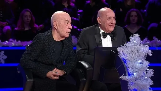 kim-milyoner-olmak-ister-yilbasi-ozel-2024-konuklari-kimler-kim-milyoner-olmak-ister-yeni-bolum-ne-zaman-saat-1703914617176.jpeg Kim Milyoner Olmak İster YILBAŞI ÖZEL 2024 konukları kimler? Kim Milyoner Olmak İster yeni bölüm ne zaman, saat kaçta? Yayın akışı-4