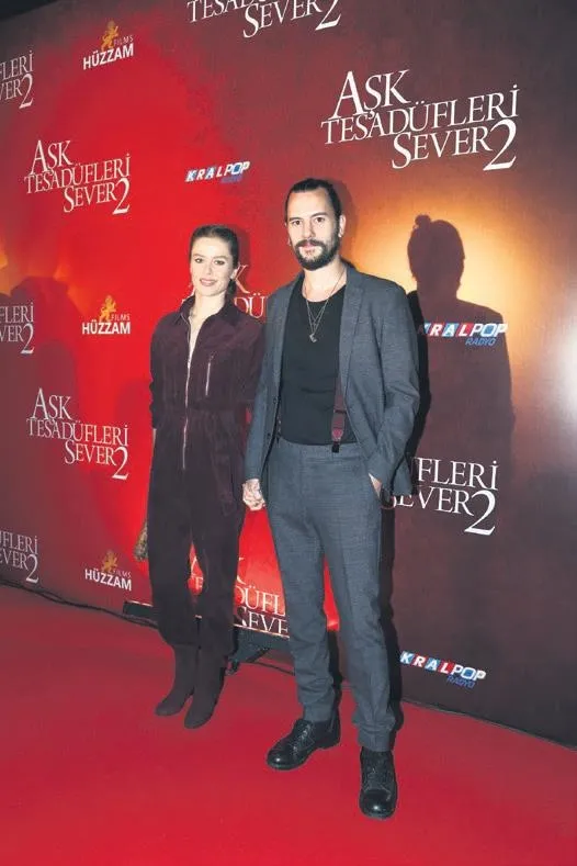 ask-tesadufleri-sever-2nin-filminin-galasi-yapildi-1580419910476.jpeg Aşk Tesadüfleri Sever 2 filminin galası yapıldı-5