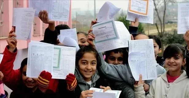 Bakan Tekin duyurdu: Karne dönemi bitiyor!