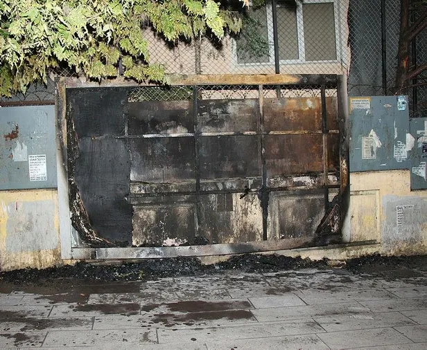 Son dakika: Esenyurt’taki şüpheli şahıs ortalığı ateşe verdi-4
