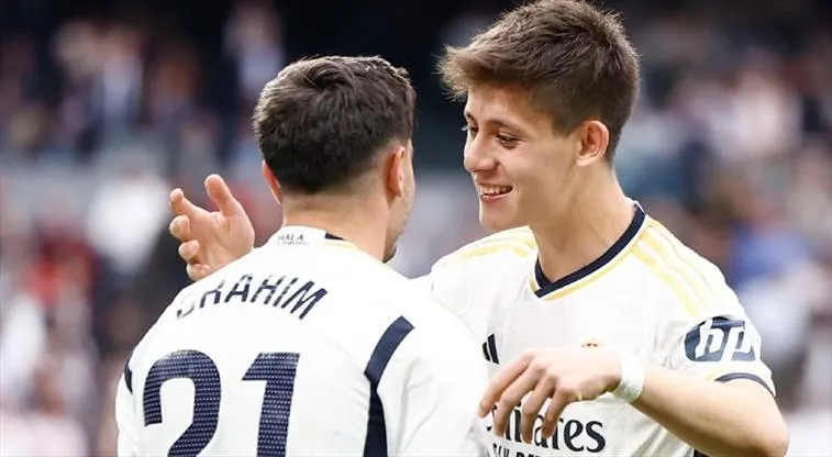 real-madrid-bayern-munih-maci-hangi-kanalda-sifresiz-mi-real-madrid-bayern-munih-maci-saat-kacta-finaldeki-rak-1715182244583.jpg Real Madrid - Bayern Münih maçı saat kaçta? Real Madrid - Bayern Münih maçı hangi kanalda, şifresiz mi? Finaldeki rakip kim olacak?-5