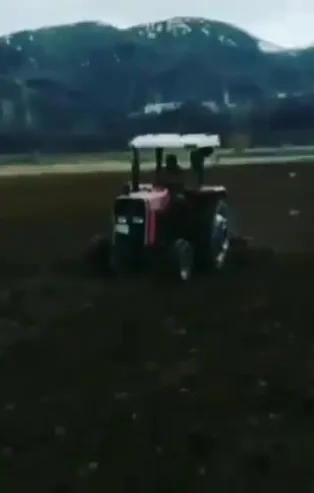 Jandarmadan duygulandıran yardım: Evden çıkamayan çiftçinin tarlasını uzman çavuş sürdü