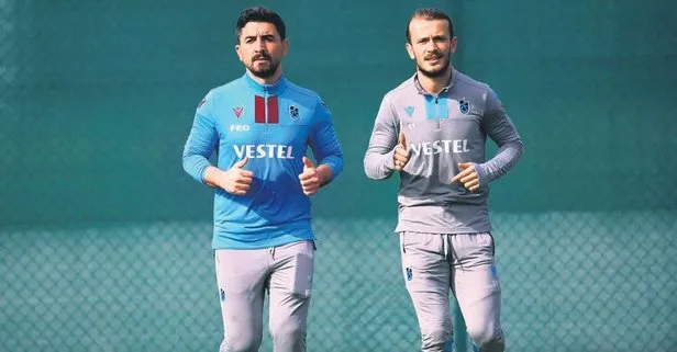 Mesafeyi koruyarak idman yaptılar