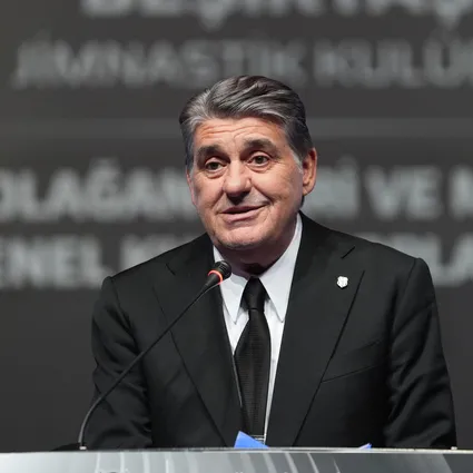 Beşiktaş’ta Trabzonspor derbisine özel prim! Serdal Adalı yetkiyi o isme verdi
