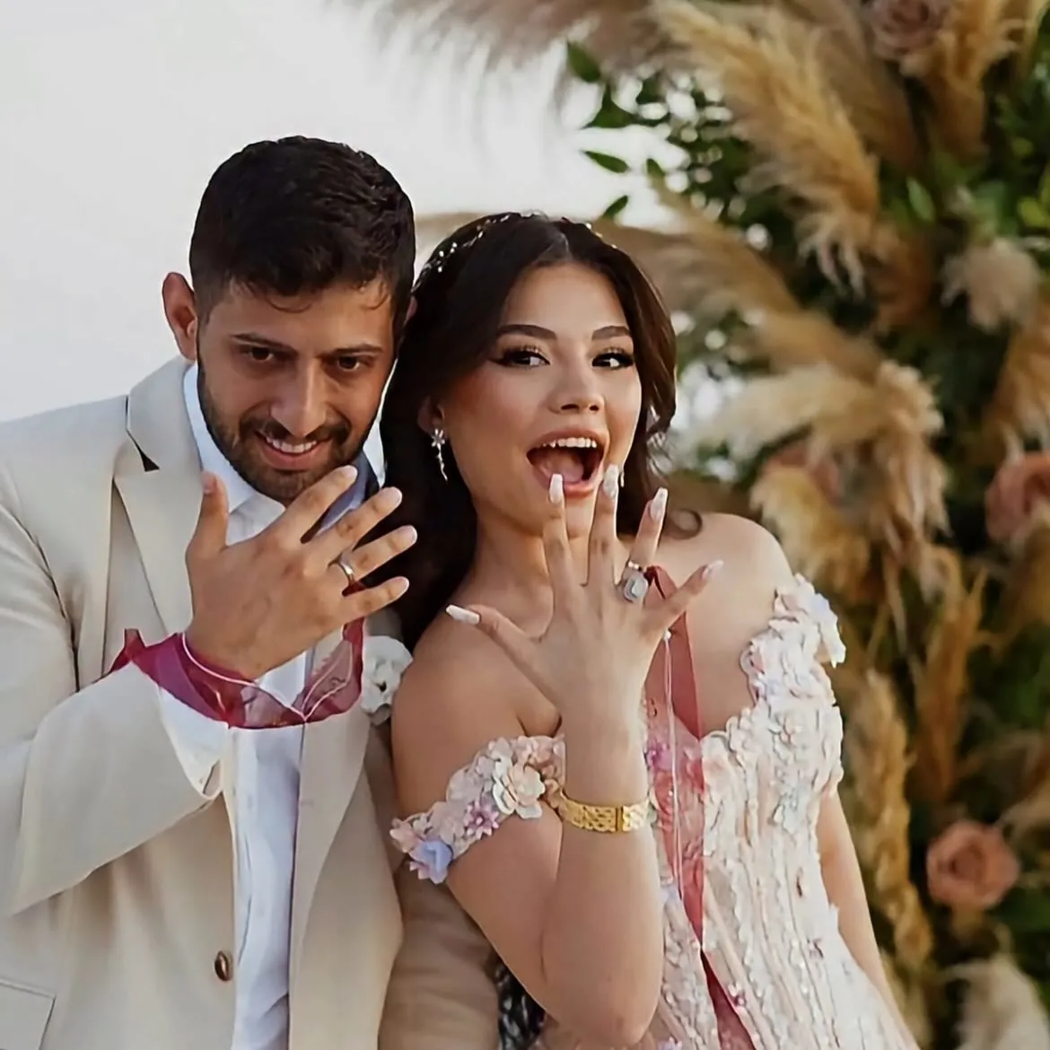 burak-bulut-ile-eda-sakiz-bosandi-mi-ilk-aciklama-geldi-1778668597290.jpg Burak Bulut ile Eda Sakız boşandı mı? İlk açıklama geldi-3