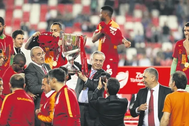 Ziraat Türkiye Kupası'nı alan Cimbom lige odaklandı! Şimdi sıra 19.05'te-2
