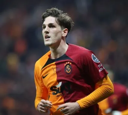 zaniolonun-kaderi-belli-oluyor-galatasarayli-oyuncuyu-transfer-etmek-icin-siraya-girdiler-1691699499100.jpeg