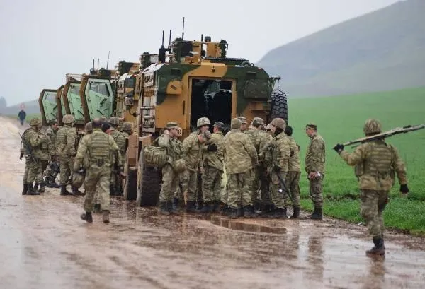 YPG paçavrası böyle indirildi!-2